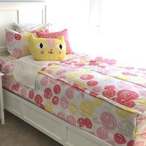 Beddy’s twin size bed set - new